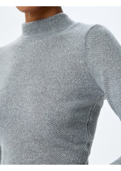 Yumuşak Dokulu Dik Yaka Uzun Kollu Crop Tişört indirimleri