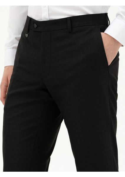 Erkek Siyah Slim Fit Kumaş Pantolon 50288249-VR046