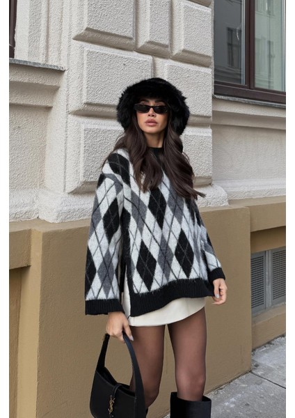 Siyah Yanları Yırtmaçlı Şardonlu Baklava Kazak modelleri