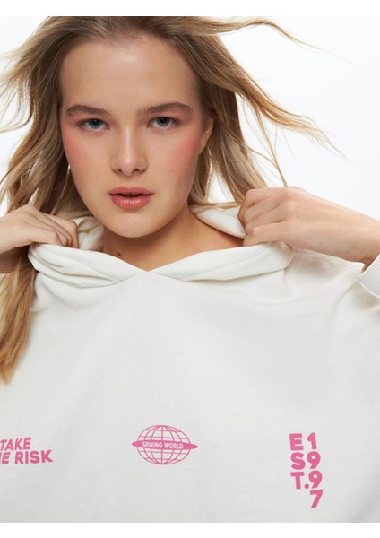 Sırtı Baskılı Kapüşonlu Fermuarsız Relaxed Fit Lila Sweatshırt