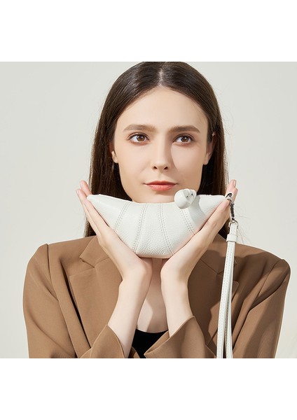 Deri Kruvasan, Mini Halter Yaka Bozuk Para Çantası (Yurt Dışından) fiyatları