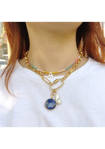 Bir Stil No.7 Boyutu Kolye Renkli Kristal Boncuk Kolye Moda Kabuk Mektup Kolye Adı Gerdanlık Kadın Gökkuşağı Boyun Aksesuarları Takı (Yurt Dışından) fiyatları