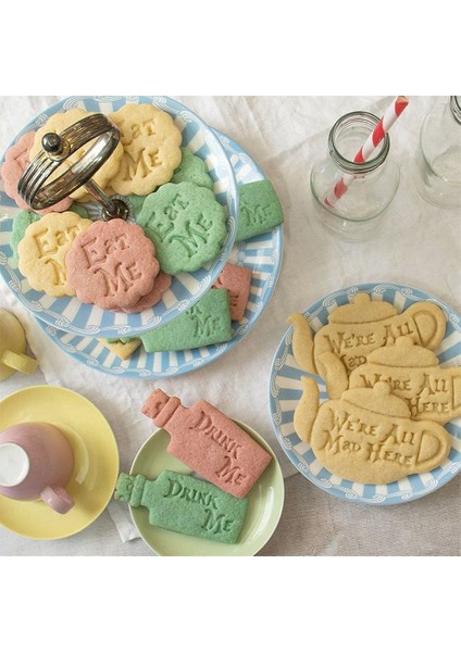 Happya Corgi Stili Beni Yiyin Kurabiye Kesici Alice In Wonderland Tema Kurabiye Kalıbı Ilginç Kurabiye Kesici El Yapımı Dıy Kurabiye Pişirme Aksesuarları (Yurt Dışından) modelleri
