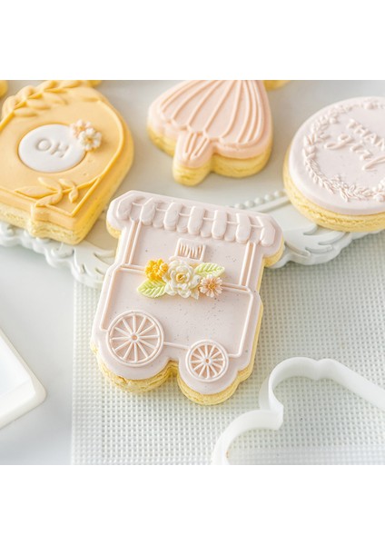 Prenses Kabartma Stili Sevimli Prenses Doğum Günü Çerez Piston Kesiciler Fondan Kek Kalıbı Bisküvi Sugarcraft Kek Dekorasyon Araçları Çerez Damgası (Yurt Dışından) fırsatları