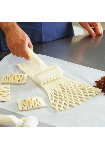 Küçük Stil Plastik Pişirme Aracı Net Tekerlek Çekin Pizza Bıçağı Pasta Kafes Kesici Kurabiye Hamur Rulo Zanaat Yaratıcı Pişirme Mutfak Aksesuarları (Yurt Dışından)