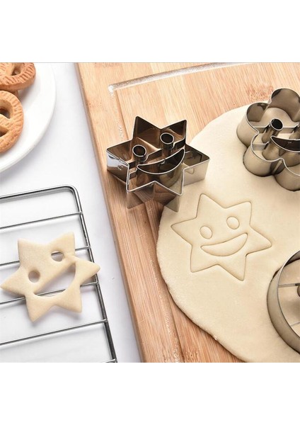 4 Adet Tarzı Miley Kurabiye Kesici Bisküvi Kalıbı Paslanmaz Çelik Fondan Kek Kalıbı Pişirme Araçları Şeker Bisküvi Kalıbı Kurabiye Aracı Pasta Aracı (Yurt Dışından) indirimleri