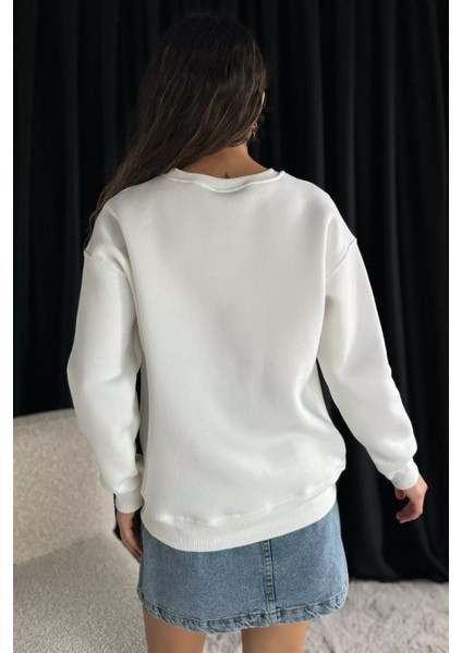 Kadın Bisiklet Yaka Kalp Nakışlı Şardonlu Sweatshirt