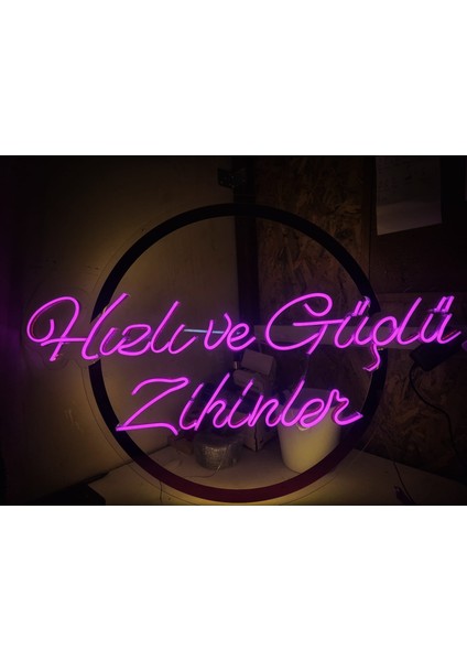 Cizgineon Hızlı ve Güçlü Zihinler Işıklı Neon LED Duvar Dekarasyon