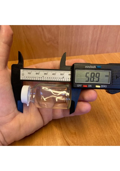 8 Adet 25ML Çok Amaçlı Şeffaf Mini Cam Şişe Oda Kokusu Esans Kolanya Şişesi Kapaklı Şişe 8X25ML fiyatları