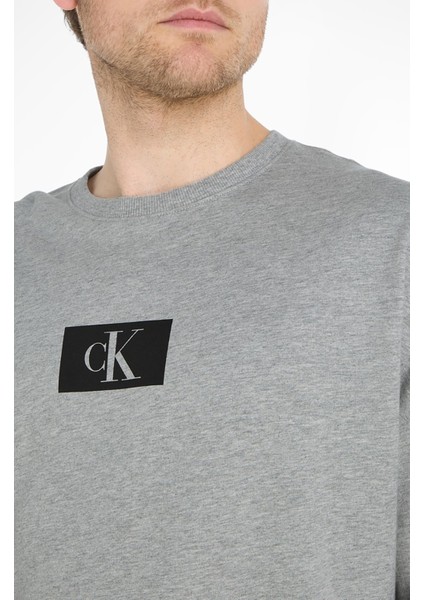 Calvın Kleın Erkek Sweatshırt NM2415E-P7A modelleri