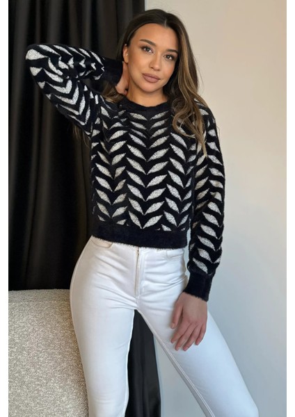 Bisiklet Yaka Desenli Yumoş Iplik Croptop Kadın Triko Kazak