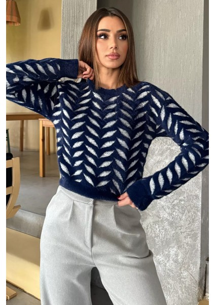 Bisiklet Yaka Desenli Yumoş Iplik Croptop Kadın Triko Kazak