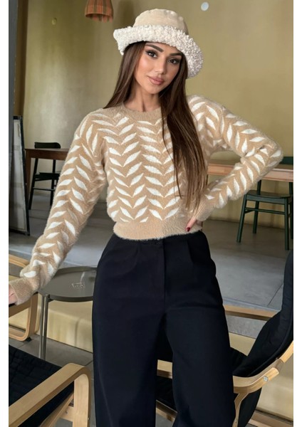 Bisiklet Yaka Desenli Yumoş Iplik Croptop Kadın Triko Kazak