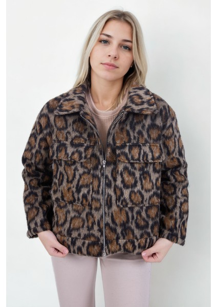 Kapak Cepli Fermuarlı Leopar Desen Ceket fırsatları