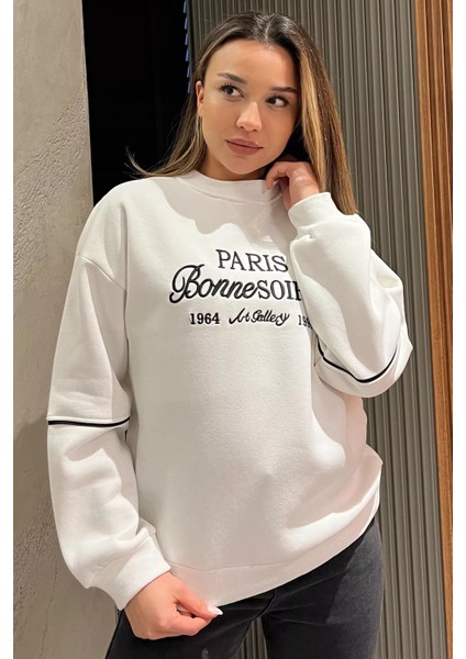 Kadın Üç Iplik Şardonlu Nakışlı Sweatshirt