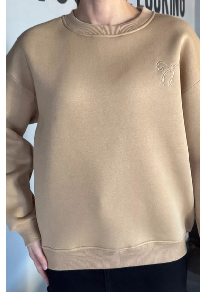 Kadın Fiyonk Nakışlı Şardonlu Sweatshirt modelleri