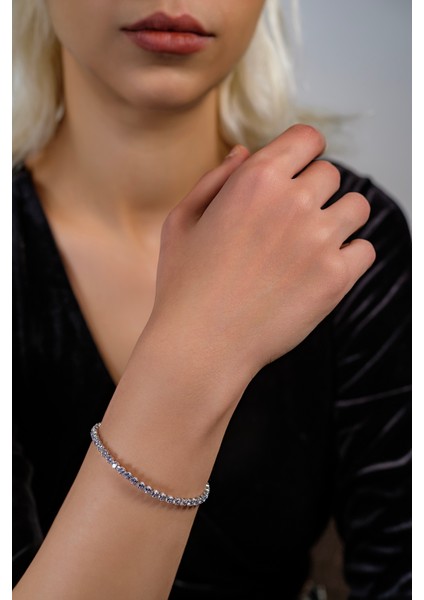 Minimalist Zirconia Taşlı Çelik Bileklik Şıklık ve Zarafet fırsatları