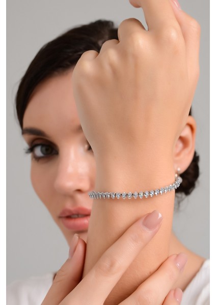 Modern Çelik Bileklik Zirconia Detaylı Özel Tasarım