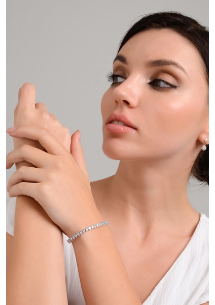 Modern Çelik Bileklik Zirconia Detaylı Özel Tasarım fırsatları