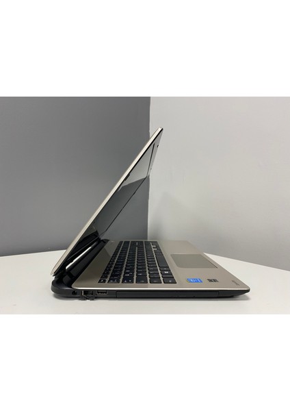 Toshıba Notebook Satallıte L50-B-1XF Pentıum N3530 8gb 128GB SSD 15.6" Hd (Bx Laptop) 2.el 3AY Garan