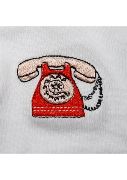 Çevirmeli Telefon Desenli Nakışlı Tişört modelleri
