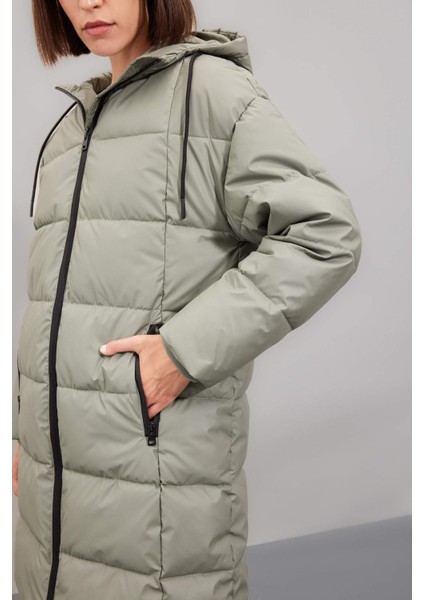 Regular Fit Kapüşonlu Fermuarlı Cepli Parka D5953AX24WN modelleri