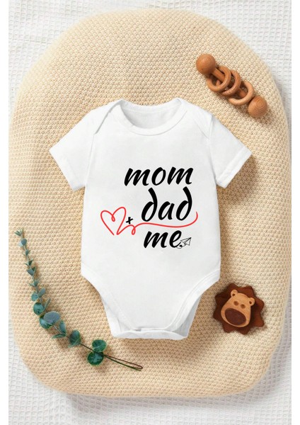 %100 Pamuk Mom Dad Me Baskılı Omuz Çıt Çıt Zıbın
