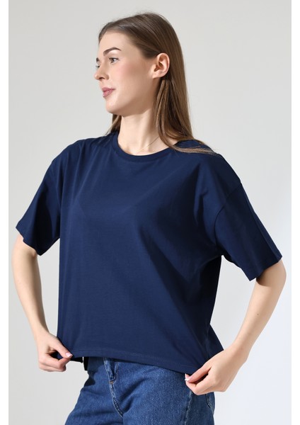 Pamuklu Bisiklet Yaka Basic Regular Size Yanları Yırtmaçlı Kadın T-Shirt 21929 Lacivert