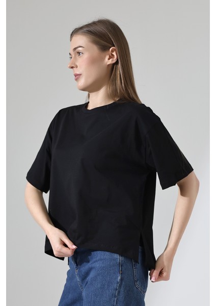 Pamuklu Bisiklet Yaka Basic Regular Size Yanları Yırtmaçlı Kadın T-Shirt 21929 Siyah