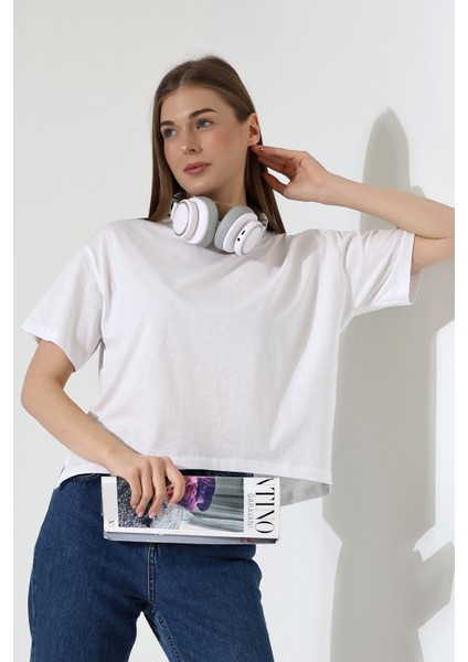 Pamuklu Bisiklet Yaka Basic Regular Size Yanları Yırtmaçlı Kadın T-Shirt 21929 Beyaz