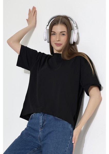 Pamuklu Bisiklet Yaka Basic Regular Size Yanları Yırtmaçlı Kadın T-Shirt 21929 Siyah