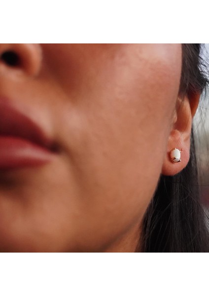 Opal Vidalı Küpe
