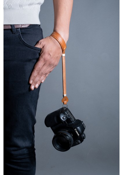 Fotoğraf Makinası Deri El Askısı. Tüm Fotoğraf Makinaları Ile Uyumlu Deri Askı