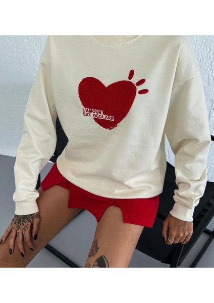 Özel Tasarım Bisiklet Yaka Kırmızı Kalp L'amour Baskılı Şardonlu Kışlık Oversize Şık Kadın Sweatshırt