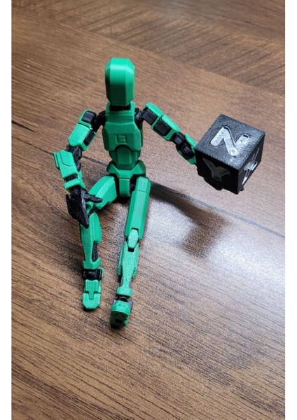 Lucky 13 Oynar Eklemli Robot Figür Oyuncak Titan 13 - Dummy 14 cm Yeşil Siyah