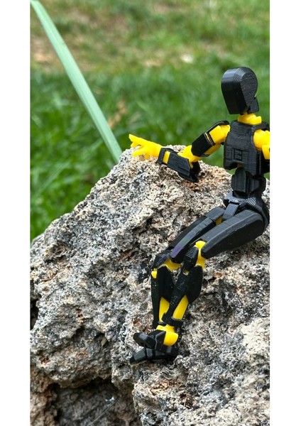 Titan 13 - Lucky 13 Oynar Eklemli Robot Figür Oyuncak Siyah Sarı Dummy