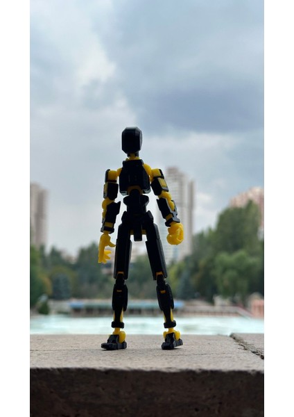Titan 13 - Lucky 13 Oynar Eklemli Robot Figür Oyuncak Siyah Sarı Dummy