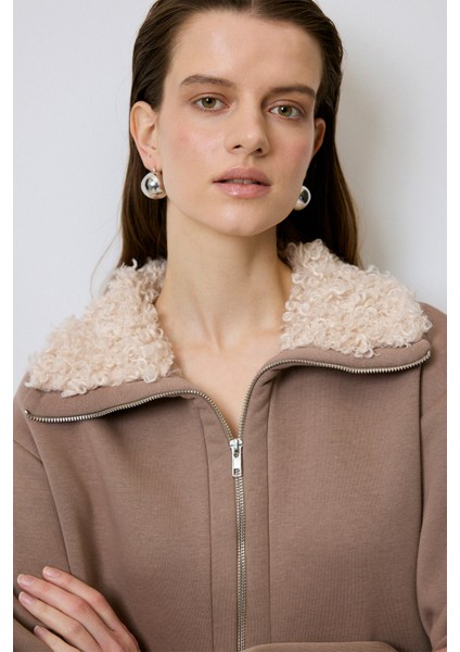 Yakası Kürklü Sweatshirt indirimleri