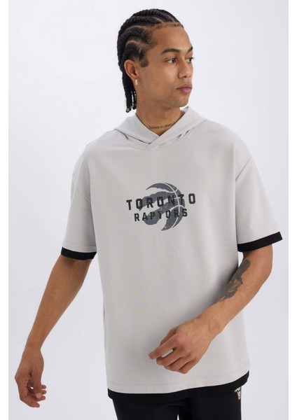 DeFactoFit NBA Toronto Raptors Oversize Geniş Kalıp Kapüşonlu Kısa Kollu Tişört B3883AX25SP