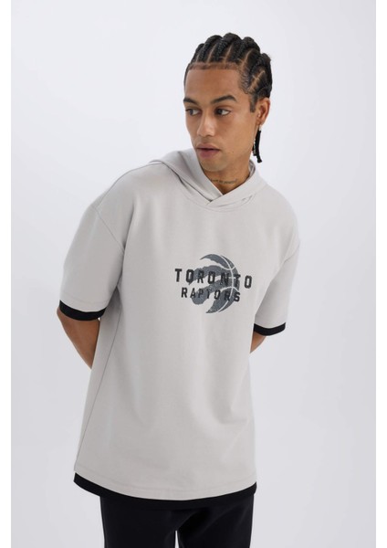 DeFactoFit NBA Toronto Raptors Oversize Geniş Kalıp Kapüşonlu Kısa Kollu Tişört B3883AX25SP