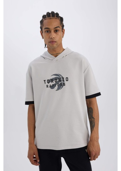 DeFactoFit NBA Toronto Raptors Oversize Geniş Kalıp Kapüşonlu Kısa Kollu Tişört B3883AX25SP