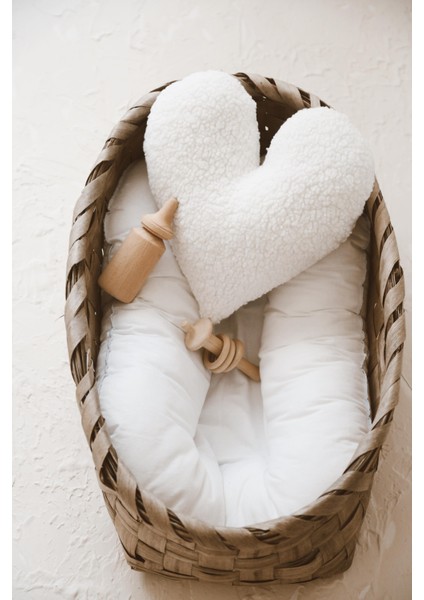 Teddy Beyaz Kalp Yastık fiyatları