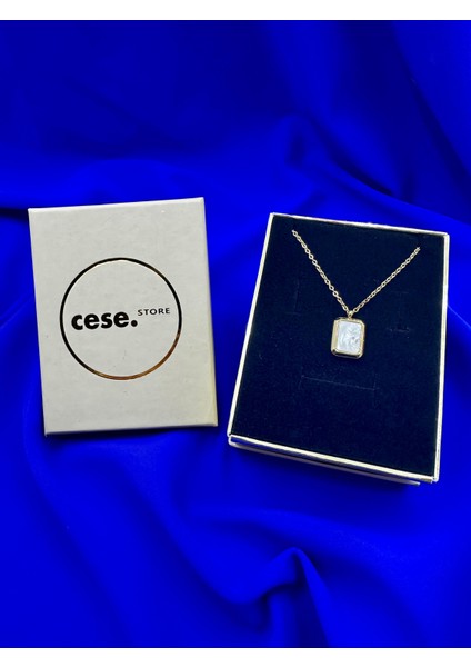 Celeste Shine Dikdörtgen Model Doğal Taşlı Altın Sarı (Gold) Paslanmaz Çelik Kolye