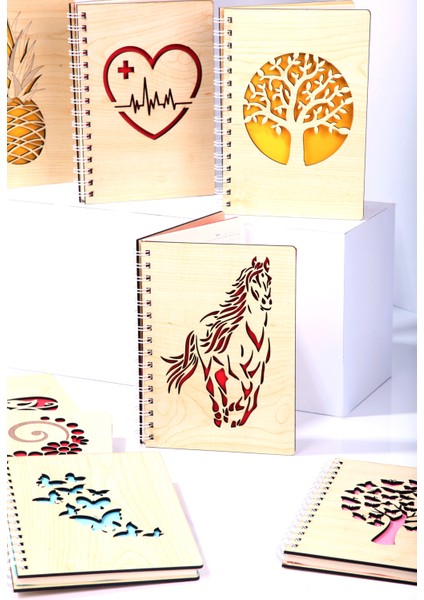 At Desenli Ahşap Kapaklı A5 Kareli Defter