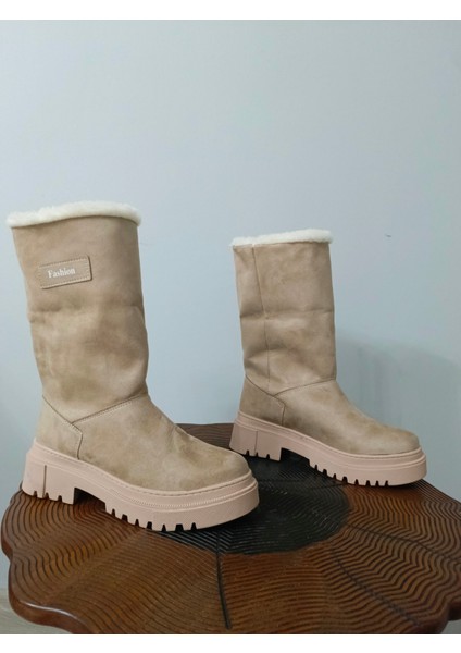Yünlücamelkadınbotu