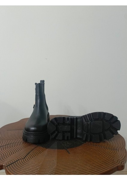 Tokalısiyahkadınbotu modelleri