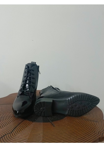 Parlakderikadınbotu modelleri