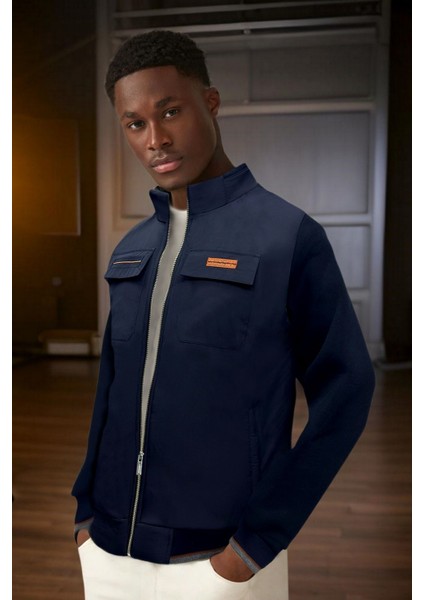 Erkek Kışlık Ceket Içi Polarlı Paraşüt Kumaş Detaylı Kapaklı Cepler Fermuarlı Yan Cepler