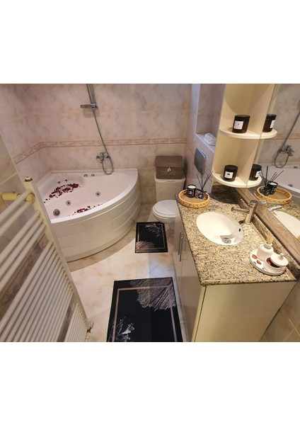 Altın Rengi Gold Detaylı Siyah Banyo Paspası Klozet Takımı 2'li Kaymaz Tabanlı Set fırsatları