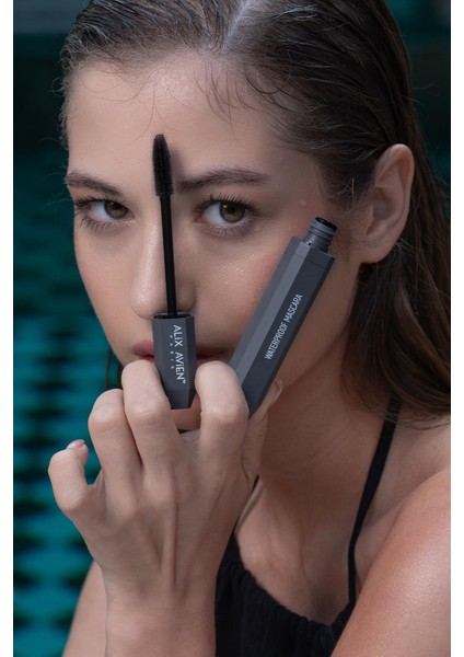 Suya Dayanaklı Yoğun Pigmentasyonlu Hacim Veren Doğal Kıvrımlı Siyah Maskara - Waterproof Mascara